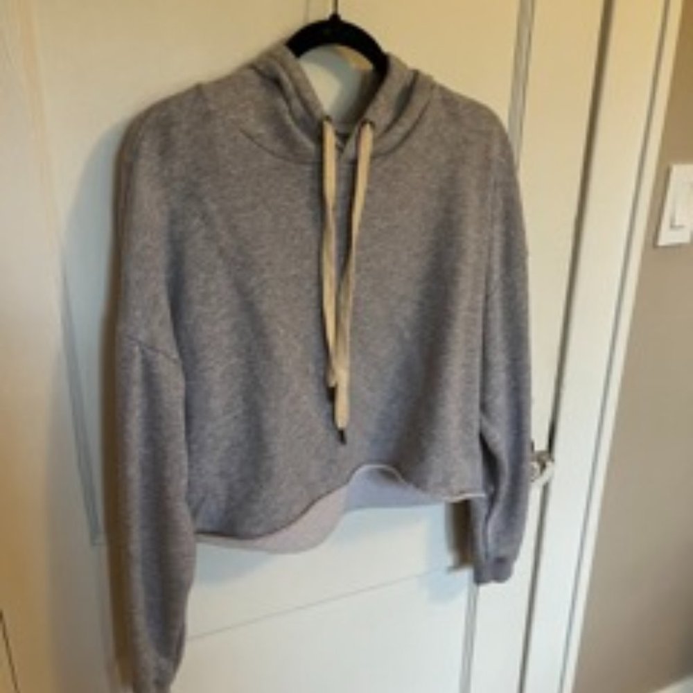 Lulu's Sweater Gray - Size Medium